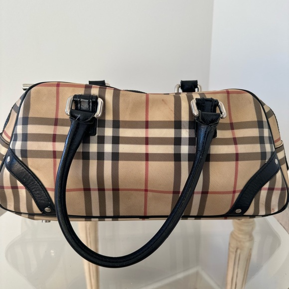 Small Burberry handle bag - Picture 6 of 6